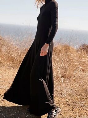 SALE 🌟 FREE PEOPLE BEACH | Pescado Maxi Black Mock Neck Button Back Dress